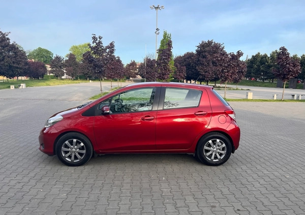 Toyota Yaris cena 35900 przebieg: 101000, rok produkcji 2013 z Zgierz małe 46